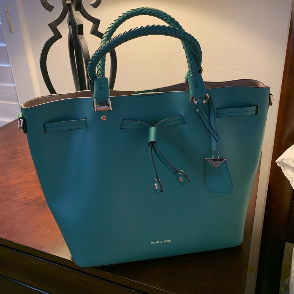 Blakely Medium Leather Bucket Bag